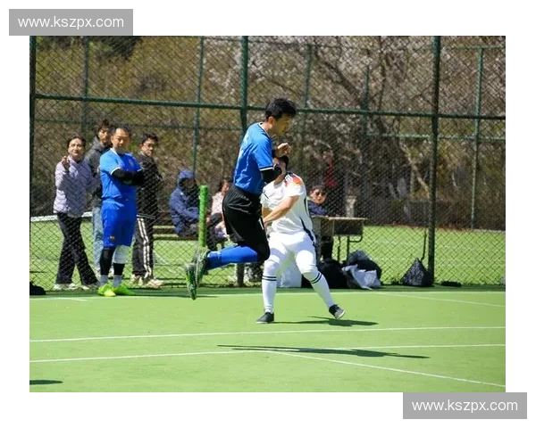 精彩人制足球比赛视频展现团队协作与激情对抗瞬间全程高能不断秀