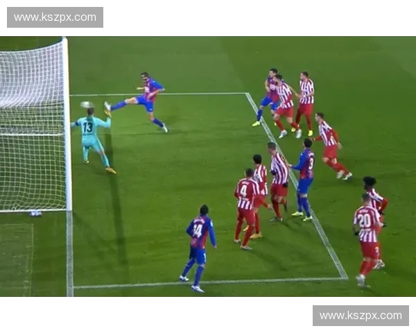 足球赛场爆冷时刻弱旅掀翻豪门震惊世界足坛舆论沸腾引发关注潮起